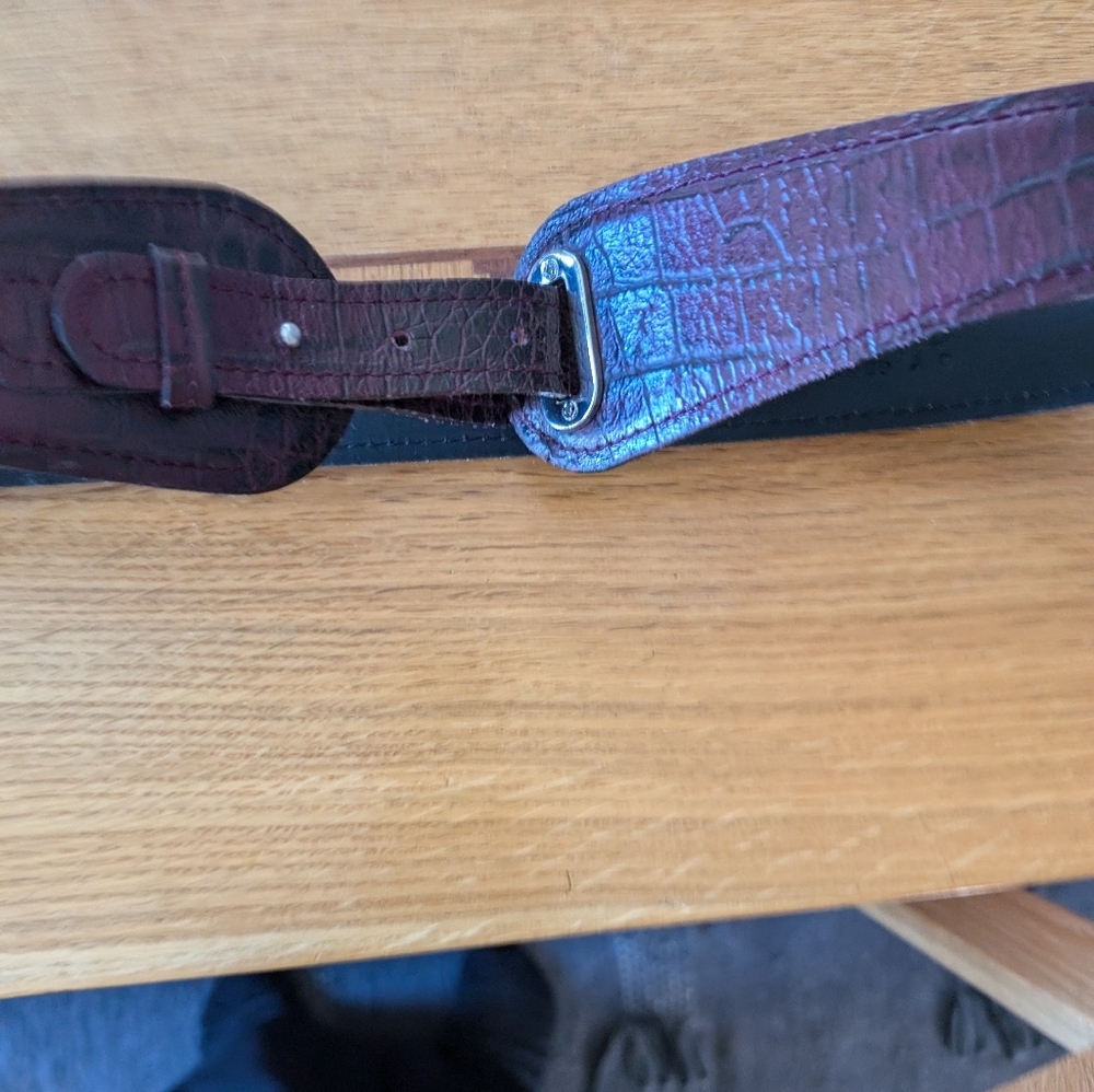 Burgundy leather belt by Olsen, 10